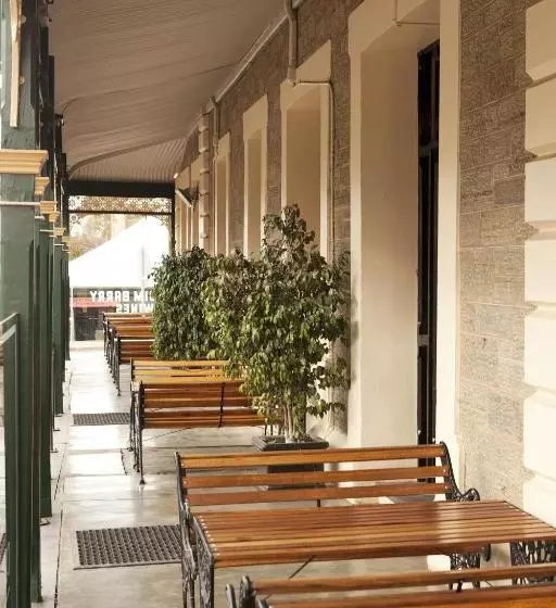 ホテル The Rising Sun