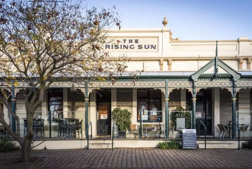ホテル The Rising Sun