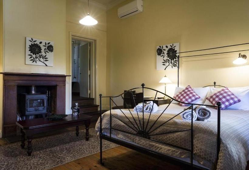 酒店 The Rising Sun