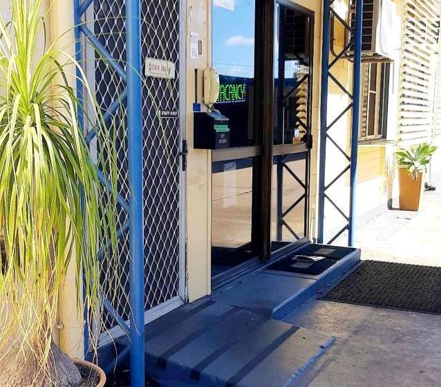 모텔 Burdekin Motor Inn