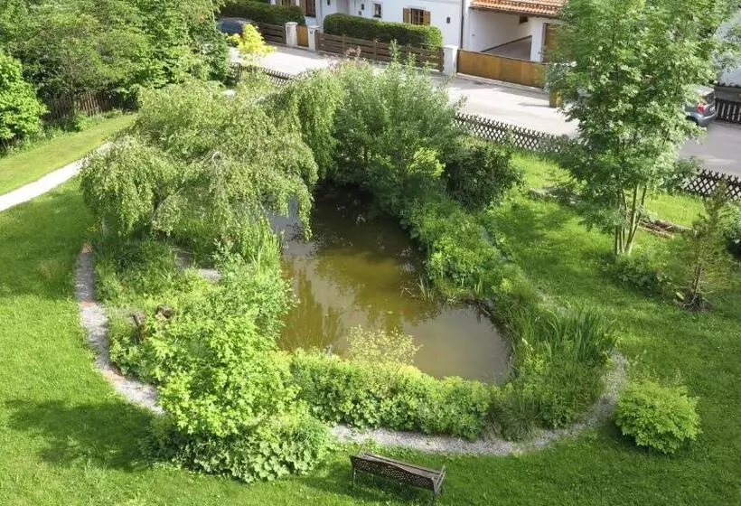 ペンション Gästehaus Am Kurpark