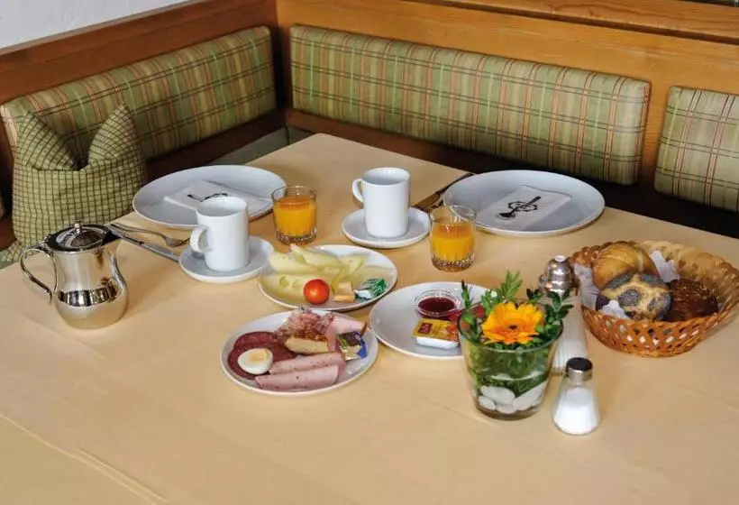 ペンション Gästehaus Am Kurpark