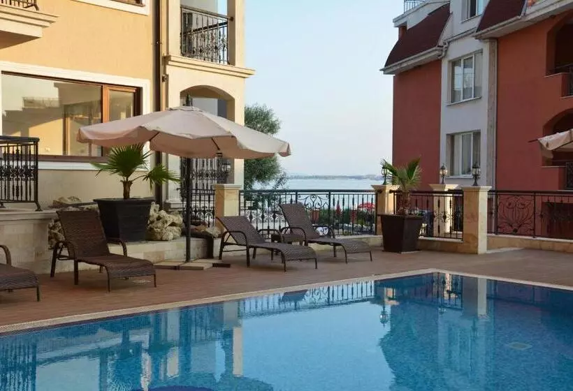 Vip Club Dolphin Coast