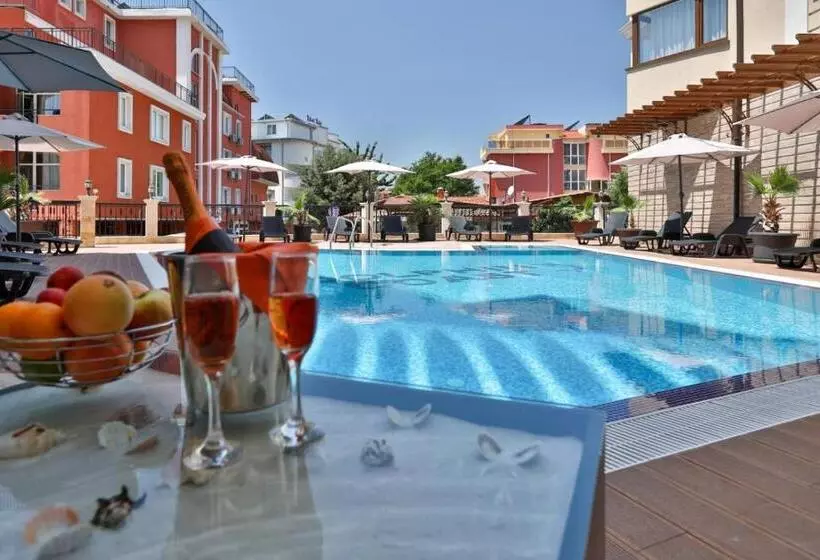 Vip Club Dolphin Coast