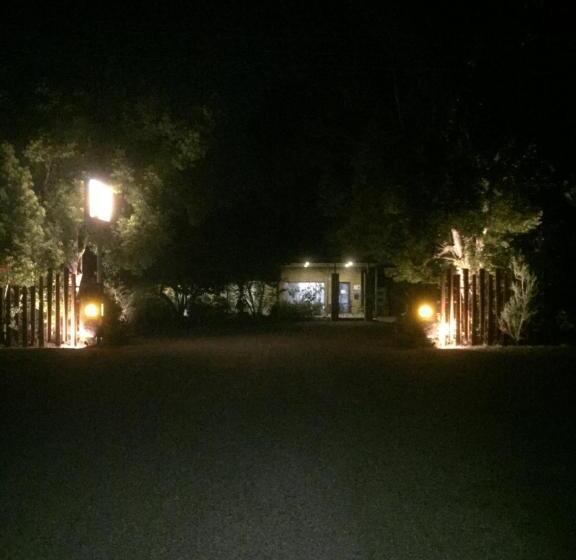 Buffalo Motel And Country Retreat