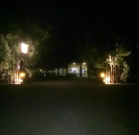 Buffalo Motel And Country Retreat