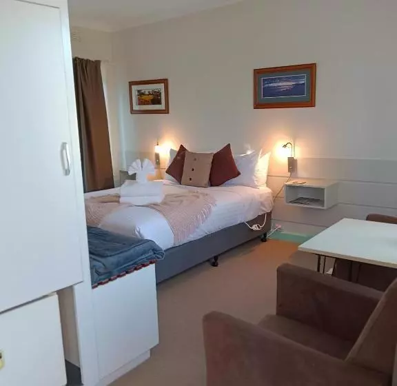 Buffalo Motel And Country Retreat