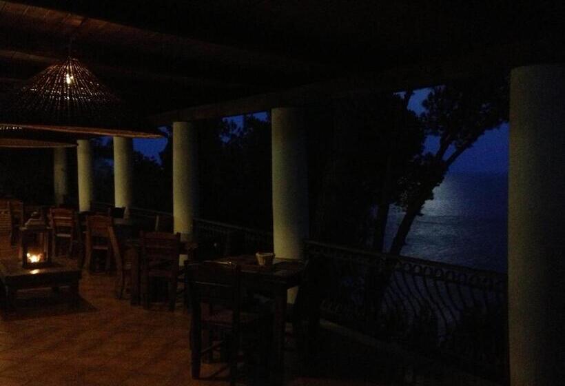 Claro De Lua Circeo B&b