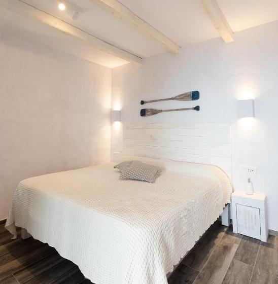 Claro De Lua Circeo B&b