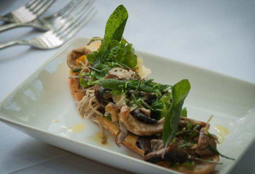 Отель Black Spur Inn