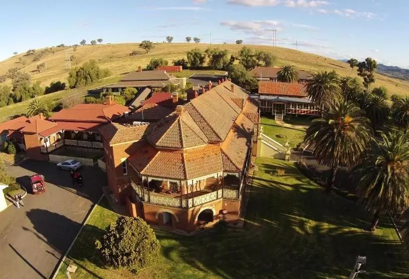 Hotelli Hermitage Hill Country Retreat