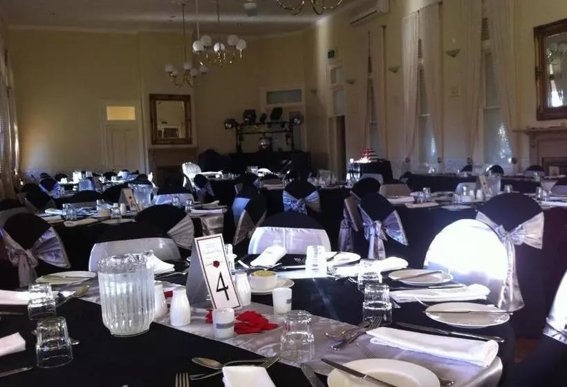 Hotelli Hermitage Hill Country Retreat