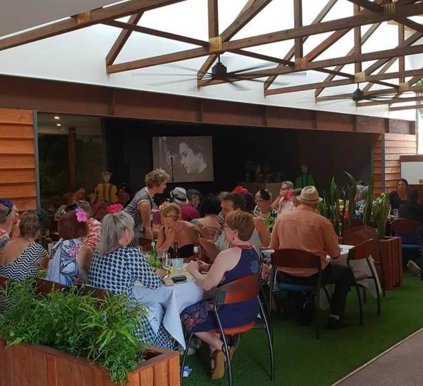 Отель Joes Waterhole