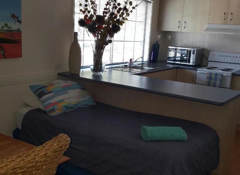 Отель Joes Waterhole