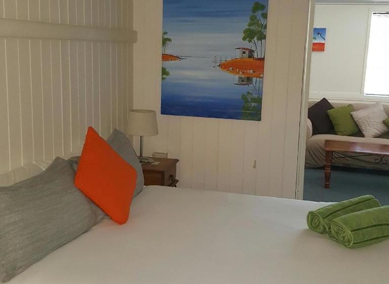 Отель Joes Waterhole