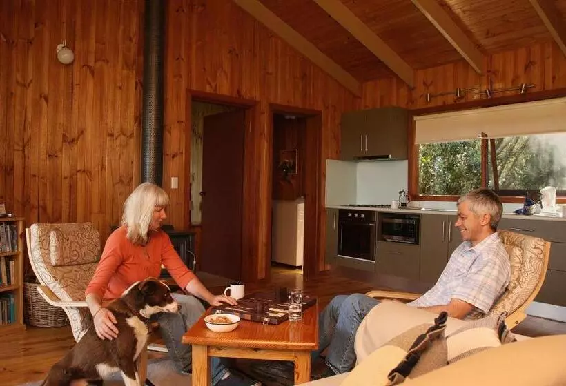 هتل Johanna River Farm & Cottages