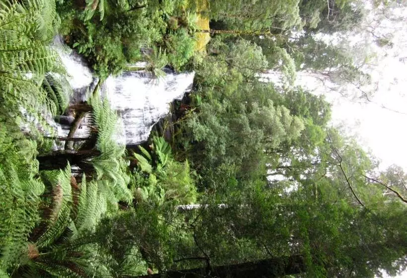هتل Johanna River Farm & Cottages