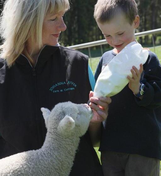 בית מלון כפרי Johanna River Farm & Cottages