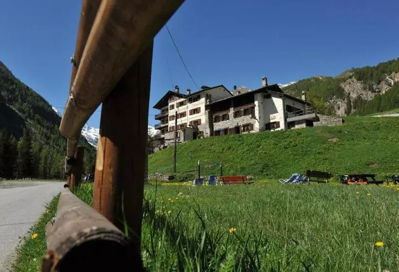 هتل Lou Tsantelet