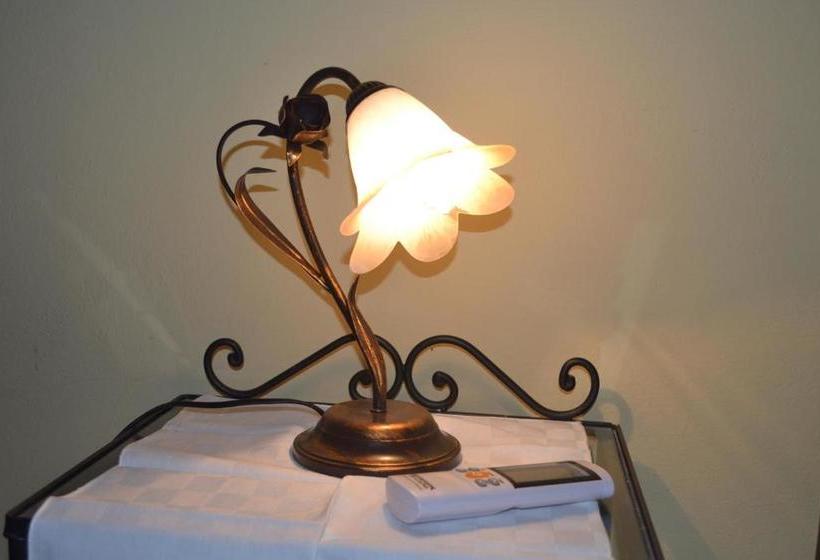 בית מלון כפרי Podere Dei Maddii