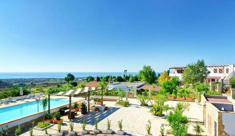 ホテル Tenuta Li Fani Residence