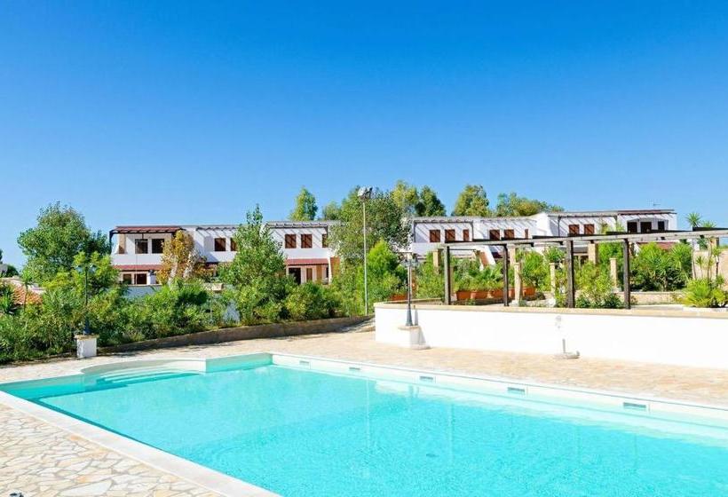 ホテル Tenuta Li Fani Residence