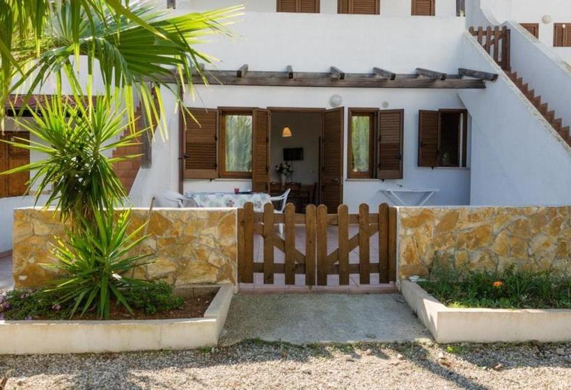 ホテル Tenuta Li Fani Residence