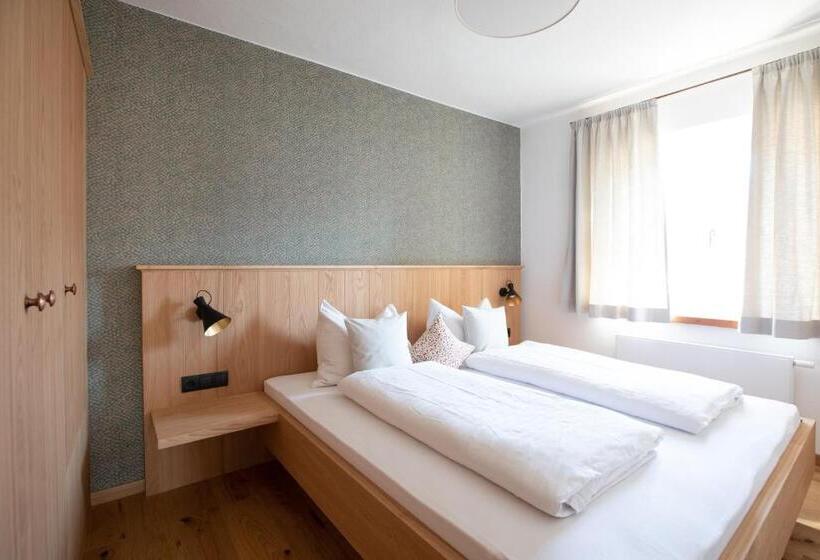 هتل Weingut Pardellerhof