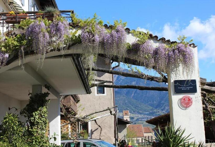 هتل Weingut Pardellerhof