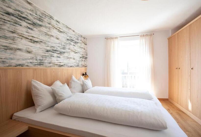 هتل Weingut Pardellerhof