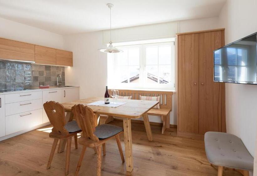 هتل Weingut Pardellerhof