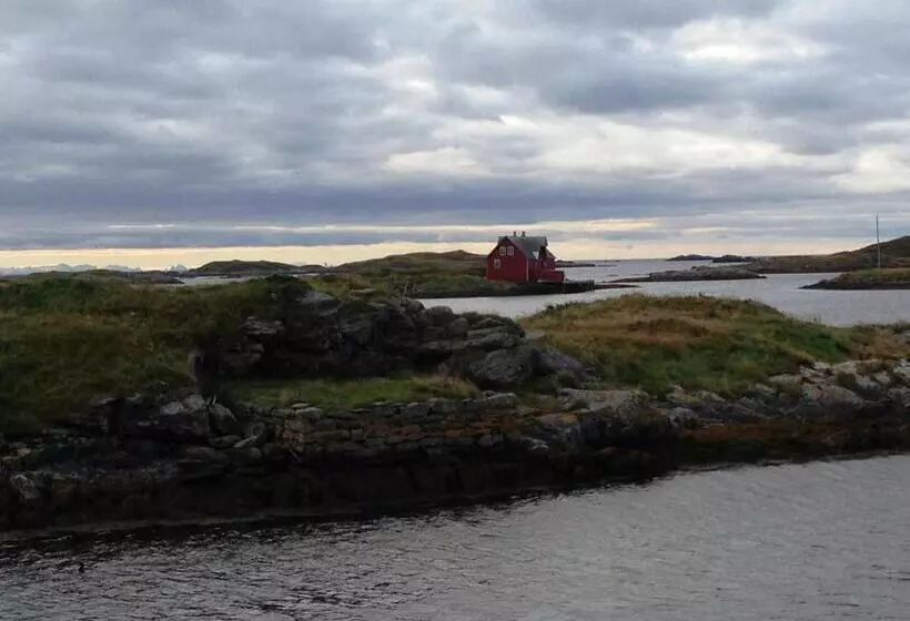 Kaikanten Rorbuer   Røst