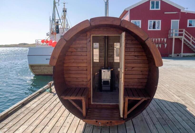 Kaikanten Rorbuer   Røst