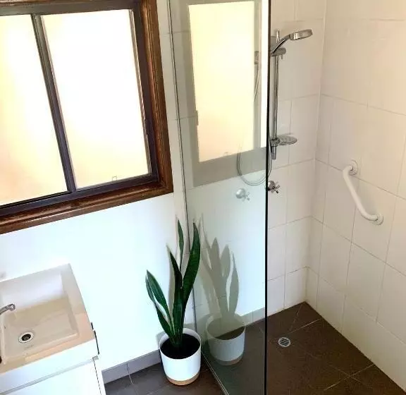 Montville Holiday Apartments