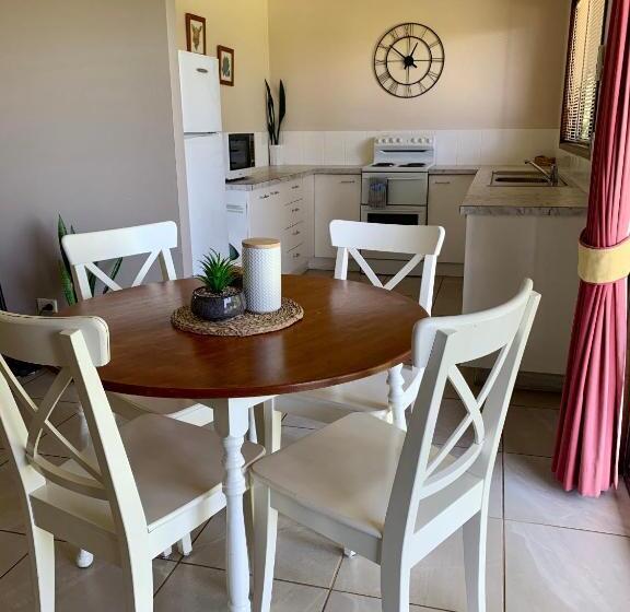 Montville Holiday Apartments