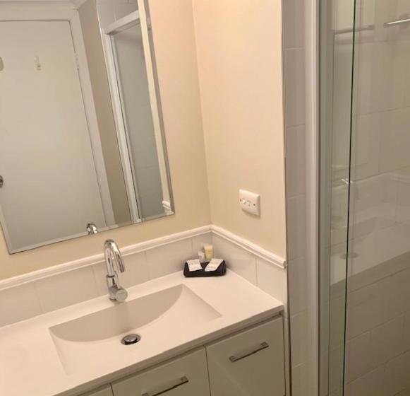 Montville Holiday Apartments