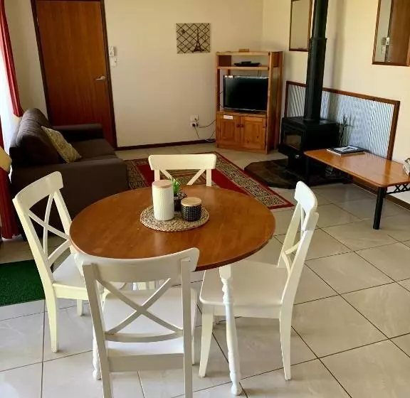 Montville Holiday Apartments