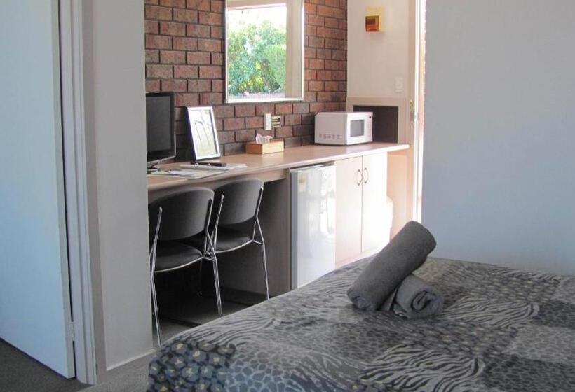 فندق على الطريق Bristol Hill Motor Inn