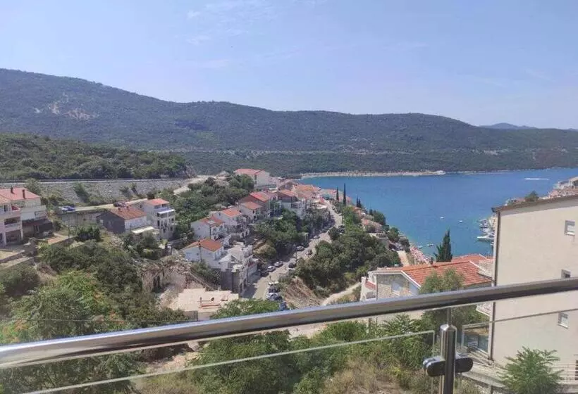 مُتل Villa Matic