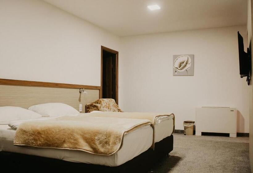 فندق على الطريق Villa Matic