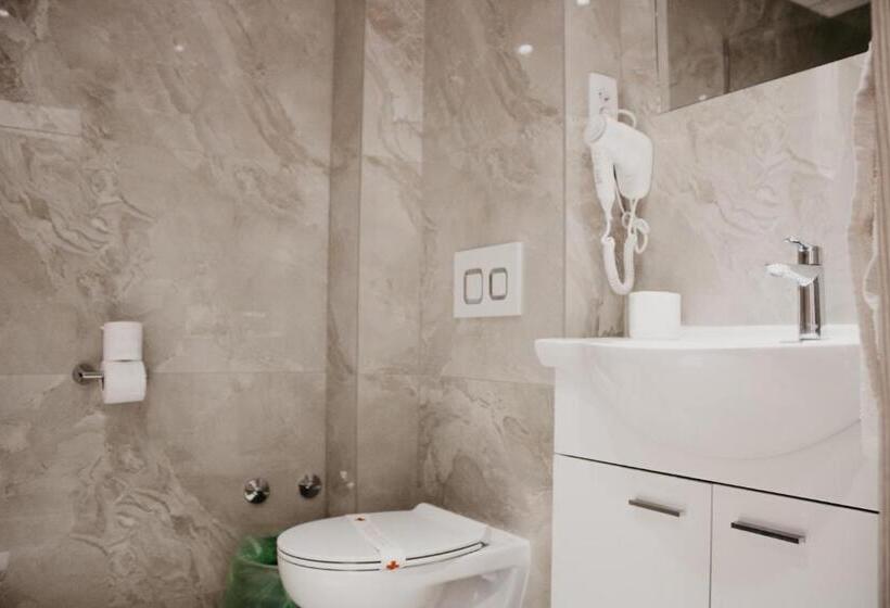 فندق على الطريق Villa Matic