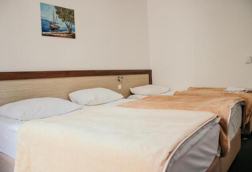 فندق على الطريق Villa Matic