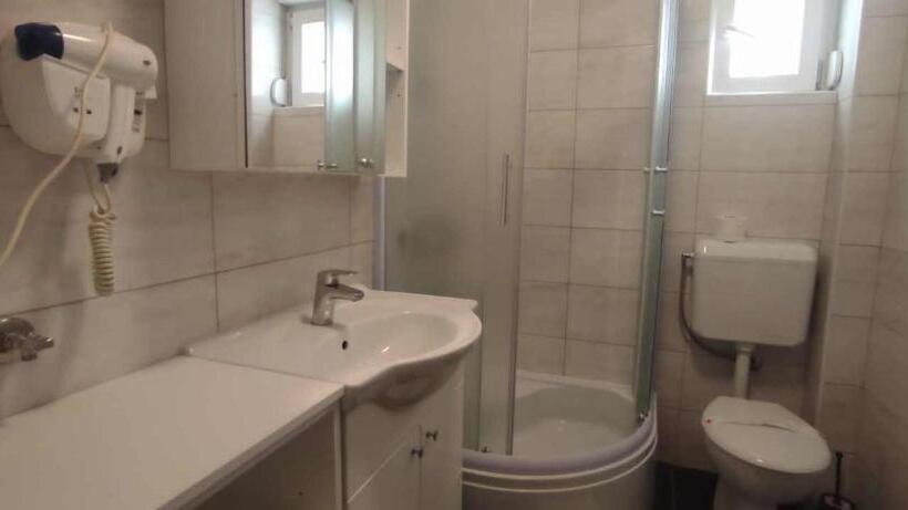 فندق على الطريق Villa Matic