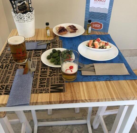 ペンション Hostal Restaurante Puerto Blanco