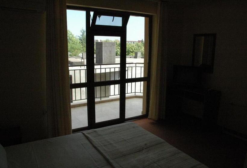 پانسیون Terra Guest House