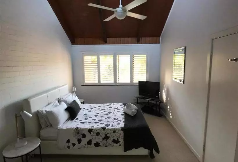 پانسیون Treetops Everglades Villa