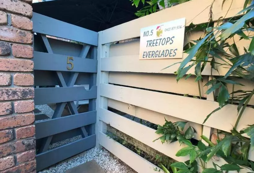 پانسیون Treetops Everglades Villa