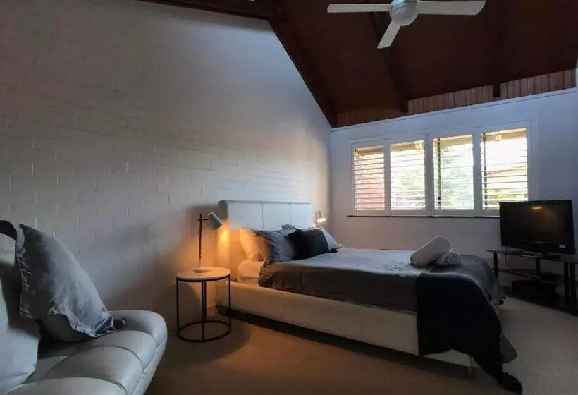 پانسیون Treetops Everglades Villa