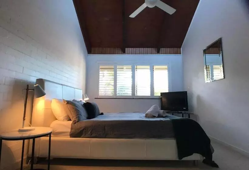 پانسیون Treetops Everglades Villa