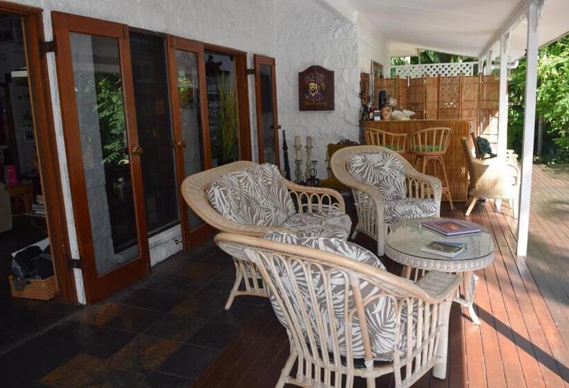 South Pacific Bed & Breakfast